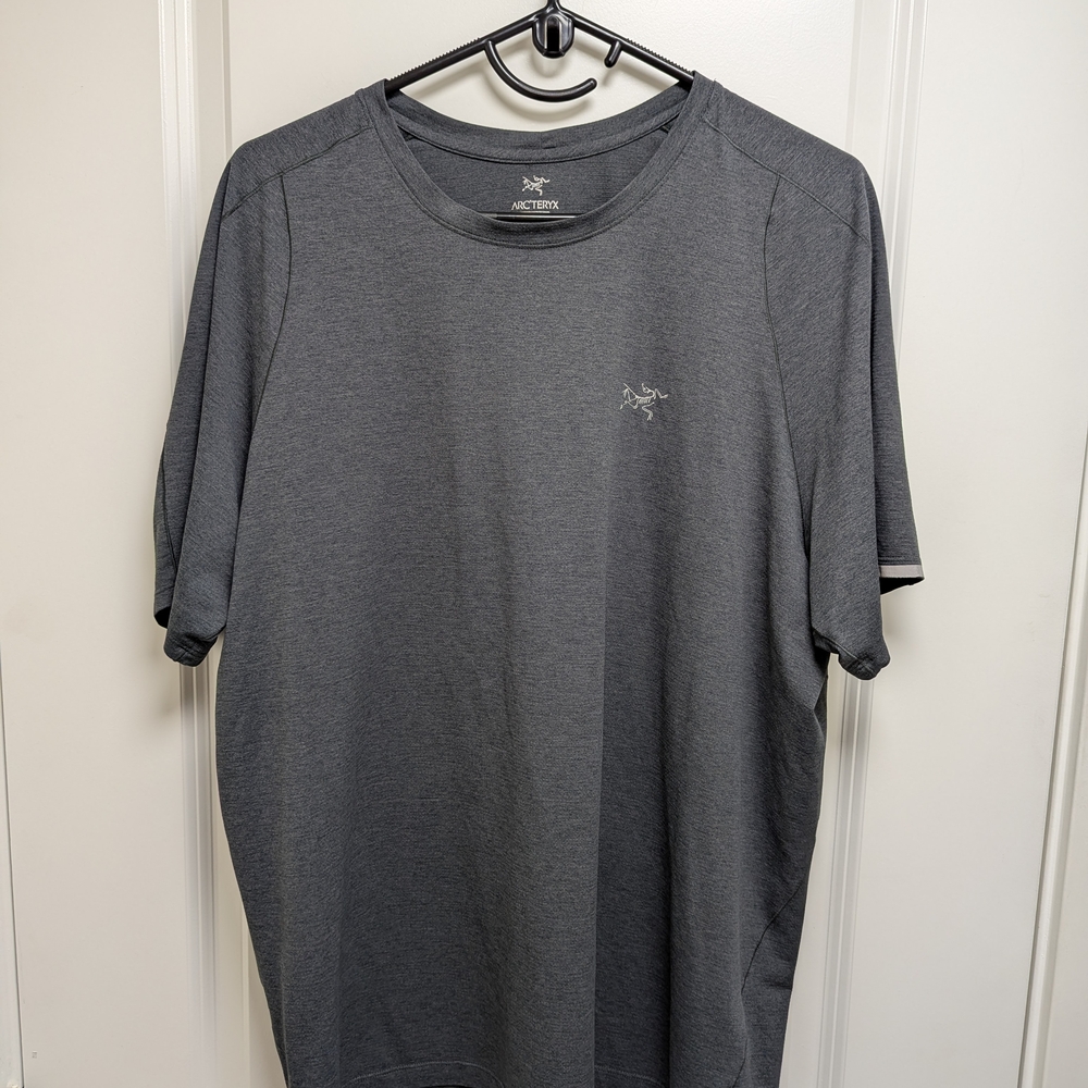 Arc'teryx Men's Grey T-Shirt